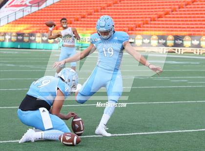Thumbnail 3 in Polynesian Bowl (Team Makai vs. Team Mauka) photogallery.