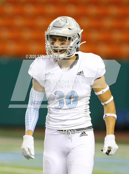 Thumbnail 3 in Polynesian Bowl (Team Makai vs. Team Mauka) photogallery.