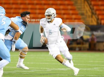 Thumbnail 3 in Polynesian Bowl (Team Makai vs. Team Mauka) photogallery.