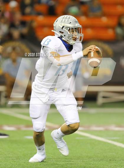 Thumbnail 2 in Polynesian Bowl (Team Makai vs. Team Mauka) photogallery.