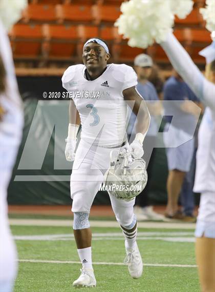 Thumbnail 1 in Polynesian Bowl (Team Makai vs. Team Mauka) photogallery.