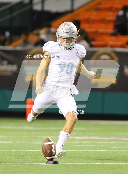 Thumbnail 2 in Polynesian Bowl (Team Makai vs. Team Mauka) photogallery.