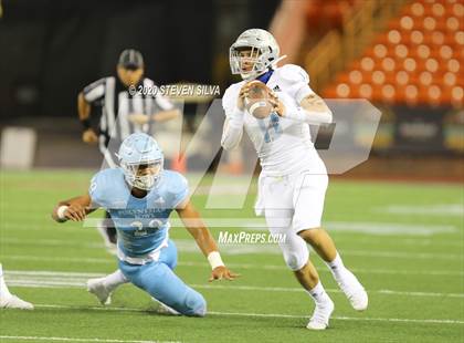 Thumbnail 2 in Polynesian Bowl (Team Makai vs. Team Mauka) photogallery.