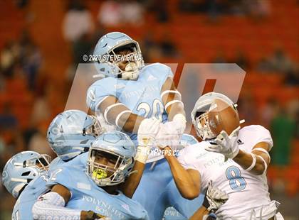 Thumbnail 2 in Polynesian Bowl (Team Makai vs. Team Mauka) photogallery.