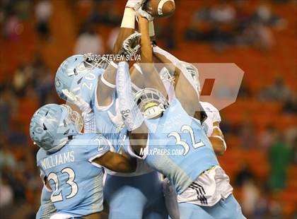 Thumbnail 3 in Polynesian Bowl (Team Makai vs. Team Mauka) photogallery.