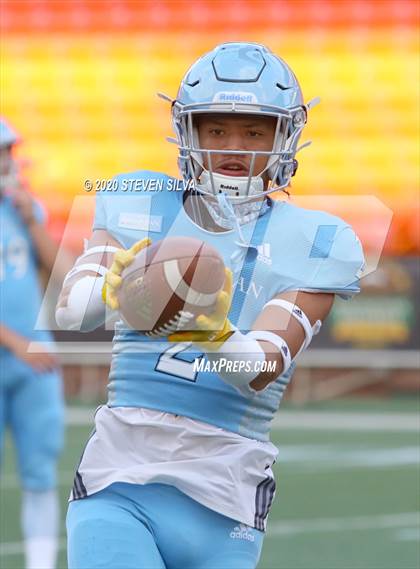 Thumbnail 3 in Polynesian Bowl (Team Makai vs. Team Mauka) photogallery.
