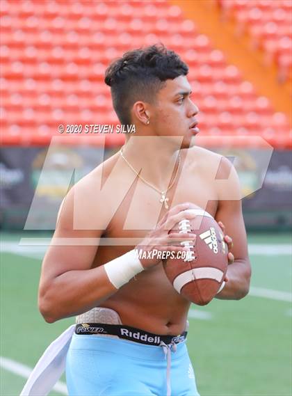 Thumbnail 3 in Polynesian Bowl (Team Makai vs. Team Mauka) photogallery.