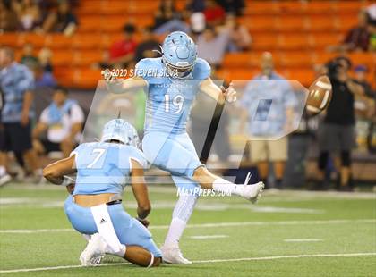 Thumbnail 2 in Polynesian Bowl (Team Makai vs. Team Mauka) photogallery.