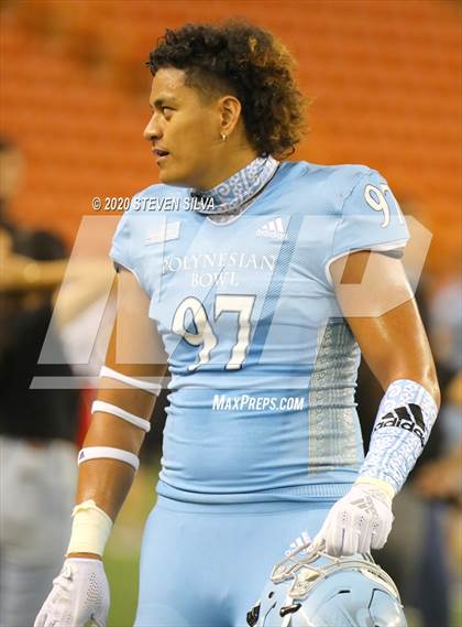 Thumbnail 1 in Polynesian Bowl (Team Makai vs. Team Mauka) photogallery.
