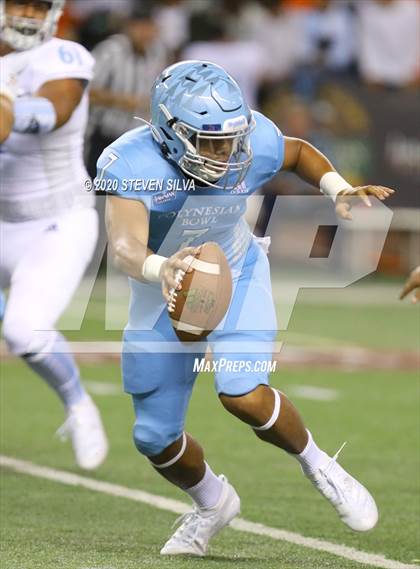 Thumbnail 2 in Polynesian Bowl (Team Makai vs. Team Mauka) photogallery.