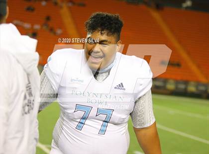 Thumbnail 3 in Polynesian Bowl (Team Makai vs. Team Mauka) photogallery.