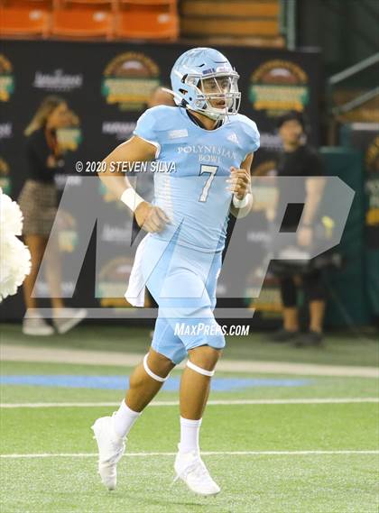 Thumbnail 1 in Polynesian Bowl (Team Makai vs. Team Mauka) photogallery.