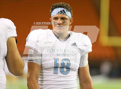Thumbnail 2 in Polynesian Bowl (Team Makai vs. Team Mauka) photogallery.