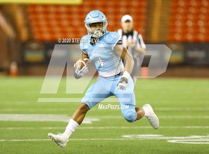 Thumbnail 2 in Polynesian Bowl (Team Makai vs. Team Mauka) photogallery.