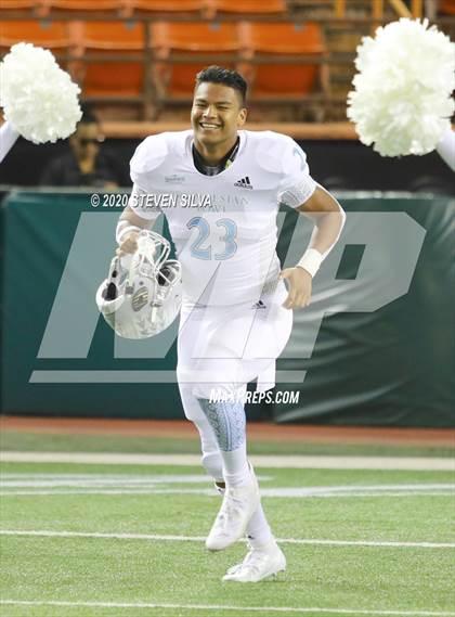 Thumbnail 3 in Polynesian Bowl (Team Makai vs. Team Mauka) photogallery.
