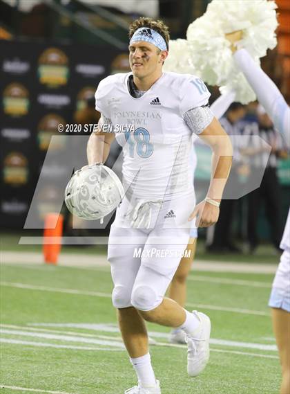 Thumbnail 2 in Polynesian Bowl (Team Makai vs. Team Mauka) photogallery.