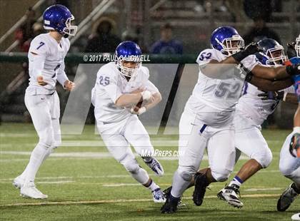 Thumbnail 3 in Rainier Beach vs. Garfield (WIAA 3A Semifinal) photogallery.