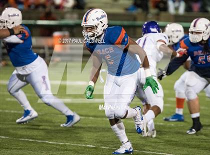 Thumbnail 3 in Rainier Beach vs. Garfield (WIAA 3A Semifinal) photogallery.