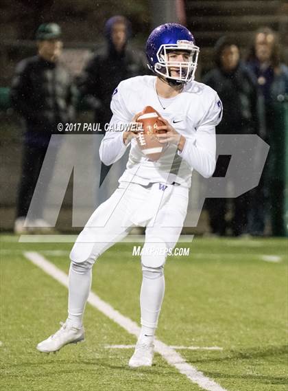 Thumbnail 3 in Rainier Beach vs. Garfield (WIAA 3A Semifinal) photogallery.