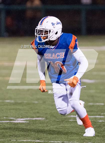 Thumbnail 2 in Rainier Beach vs. Garfield (WIAA 3A Semifinal) photogallery.