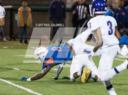 Thumbnail 2 in Rainier Beach vs. Garfield (WIAA 3A Semifinal) photogallery.