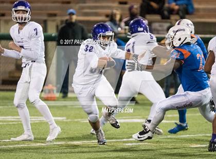 Thumbnail 2 in Rainier Beach vs. Garfield (WIAA 3A Semifinal) photogallery.