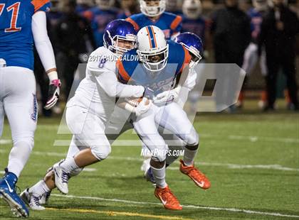 Thumbnail 1 in Rainier Beach vs. Garfield (WIAA 3A Semifinal) photogallery.