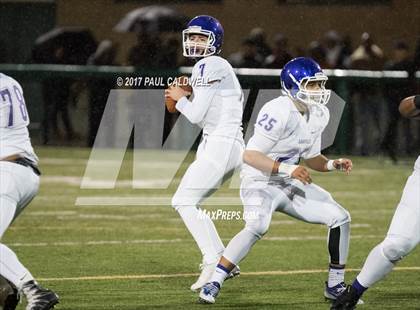 Thumbnail 3 in Rainier Beach vs. Garfield (WIAA 3A Semifinal) photogallery.