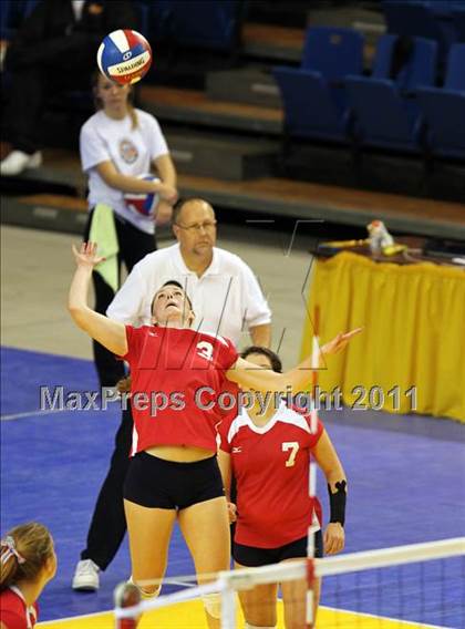 Thumbnail 1 in Cathedral Catholic vs. Campolindo (CIF D3 State Final) photogallery.