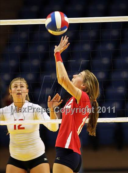 Thumbnail 1 in Cathedral Catholic vs. Campolindo (CIF D3 State Final) photogallery.