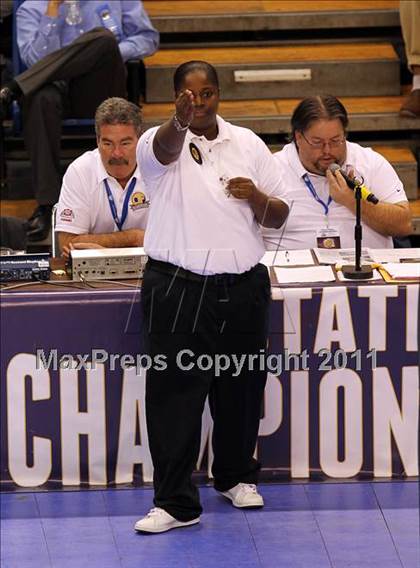 Thumbnail 1 in Cathedral Catholic vs. Campolindo (CIF D3 State Final) photogallery.