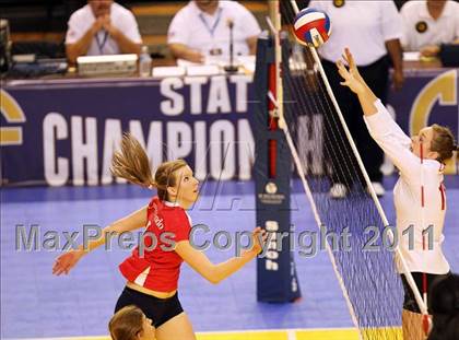 Thumbnail 1 in Cathedral Catholic vs. Campolindo (CIF D3 State Final) photogallery.