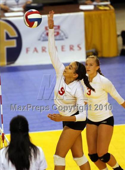 Thumbnail 2 in Cathedral Catholic vs. Campolindo (CIF D3 State Final) photogallery.