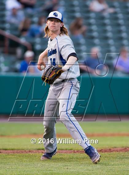 Thumbnail 3 in Cicero-North Syracuse vs Shenendehowa (NYSPHSAA Class AA Regional Final) photogallery.
