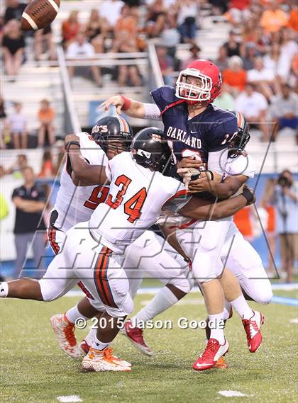 Thumbnail 2 in Oakland vs. Hoover (Middle Tennessee Football Classic) photogallery.