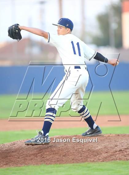 Thumbnail 3 in Los Altos vs Warren photogallery.