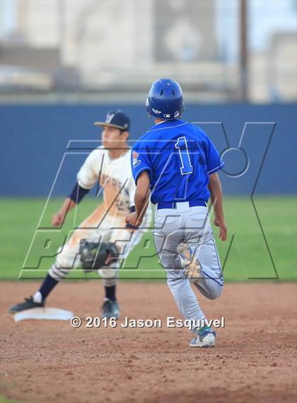 Thumbnail 1 in Los Altos vs Warren photogallery.