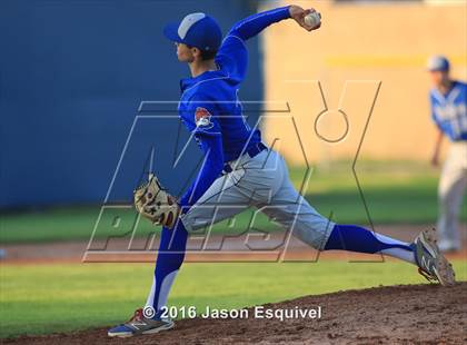 Thumbnail 2 in Los Altos vs Warren photogallery.