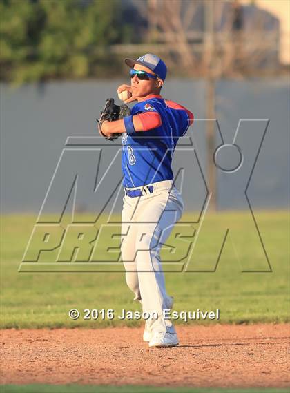 Thumbnail 2 in Los Altos vs Warren photogallery.
