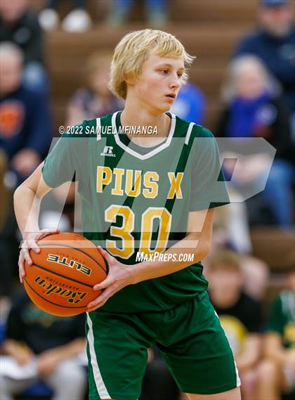 Thumbnail 1 in Pius X @ Lincoln East photogallery.
