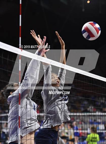 Thumbnail 2 in Palmer Ridge vs. Coronado (CHSAA 4A Playoff) photogallery.