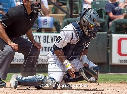 Thumbnail 3 in Langham Creek vs. Dallas Jesuit (UIL 6A Semifinal) photogallery.