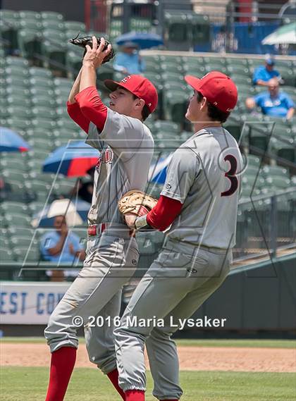 Thumbnail 2 in Langham Creek vs. Dallas Jesuit (UIL 6A Semifinal) photogallery.