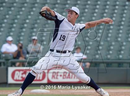 Thumbnail 1 in Langham Creek vs. Dallas Jesuit (UIL 6A Semifinal) photogallery.