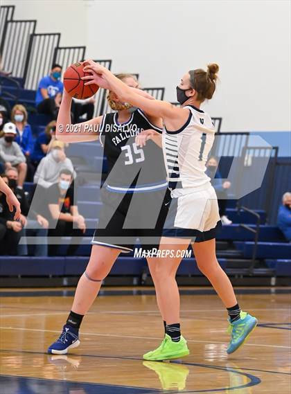 Thumbnail 2 in Valor Christian vs. Highlands Ranch (CHSAA 5A Final Four) photogallery.