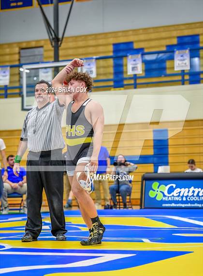 Thumbnail 3 in Mountain Home vs Pottsville (Bomber Tri Meet) photogallery.