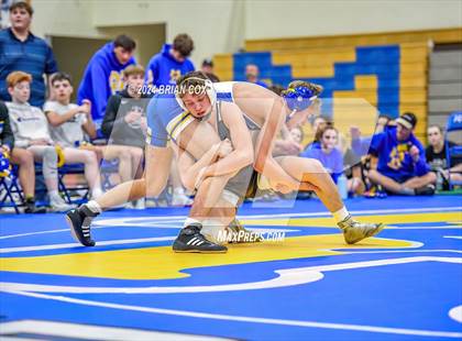 Thumbnail 2 in Mountain Home vs Pottsville (Bomber Tri Meet) photogallery.