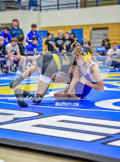 Thumbnail 3 in Mountain Home vs Pottsville (Bomber Tri Meet) photogallery.