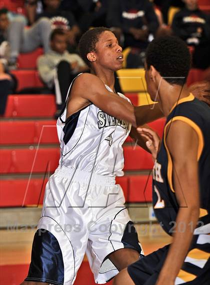 Thumbnail 3 in JW North vs. Silverado (MaxPreps Holiday Classic) photogallery.