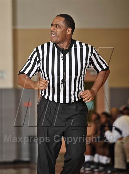 Thumbnail 1 in JW North vs. Silverado (MaxPreps Holiday Classic) photogallery.